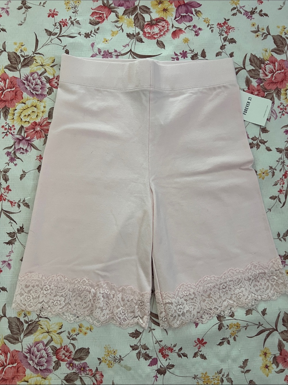 NWT Forever 21 Light Pink Lace-Hem biker shorts